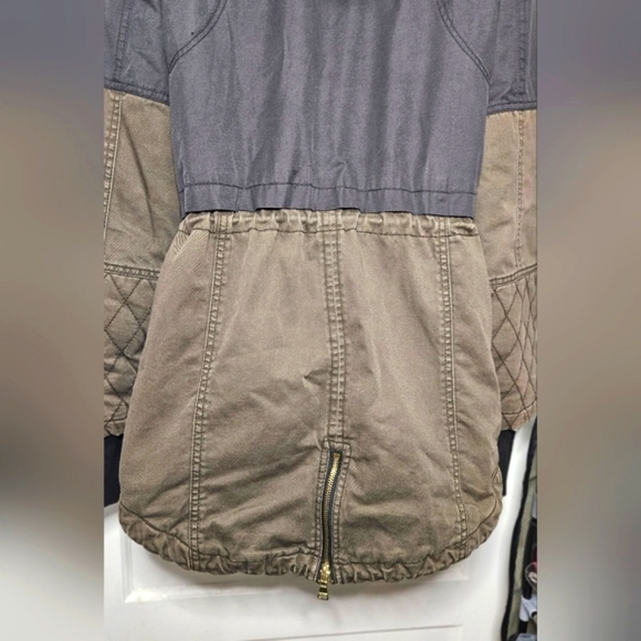 Express Hooded Detachable Faux Fur Trim Black & Olive Quilted Parka Sz XS - Picture 9 of 16
